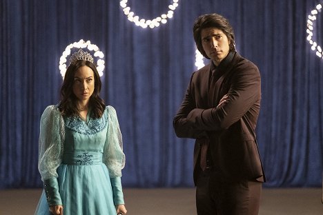 Courtney Ford, Brandon Routh - Legends of Tomorrow - Hey, World! - Photos
