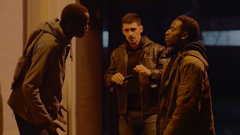 Emmanuel John, Joshua Schlaganweit, Simon Mutabazi - Thug - De la película