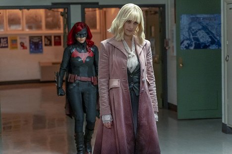 Ruby Rose, Rachel Skarsten - Batwoman - Dneska je všechno podivné - Z filmu