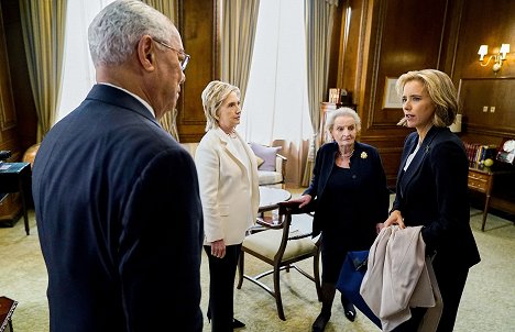 Madeleine Albright, Téa Leoni - Madam Secretary - E pluribus unum - De la película