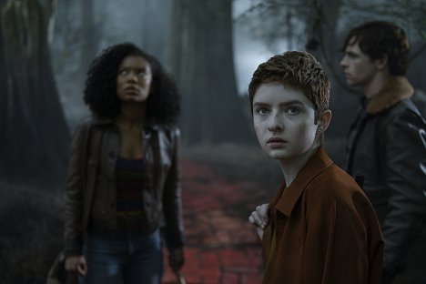 Jaz Sinclair, Lachlan Watson, Ross Lynch - Chilling Adventures of Sabrina - Chapter Twenty-One: The Hellbound Heart - Photos