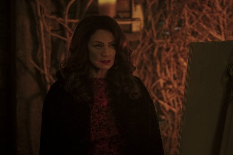 Michelle Gomez - Chilling Adventures of Sabrina - Chapter Thirteen: The Passion of Sabrina Spellman - Photos