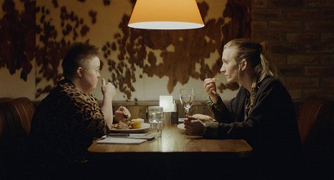 Marte Wexelsen Goksøyr, Birgitte Larsen - Retract - Filmfotos