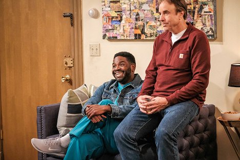 Ron Funches, Kevin Nealon - Man with a Plan - Adam's Wall Hole Bowl - Film