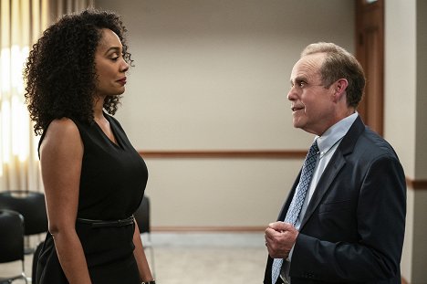 Simone Missick, Peter MacNicol - All Rise - What the Constitution Greens to Me - Z filmu