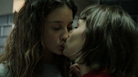 María Pedraza, Úrsula Corberó - Papírový dům (Netflix verze) - Epizoda 8 - Z filmu