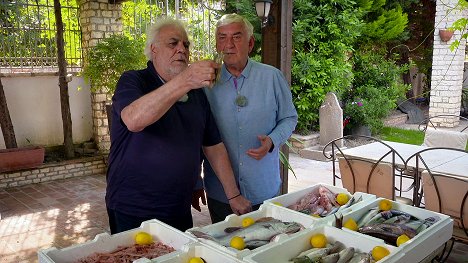 George Agathonikiadis, Miroslav Donutil - Vůně albánské kuchyně s Miroslavem Donutilem - Epizoda 4 - Z filmu