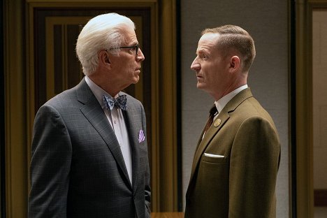 Ted Danson, Paul Scheer - The Good Place - The Funeral to End All Funerals - Van film