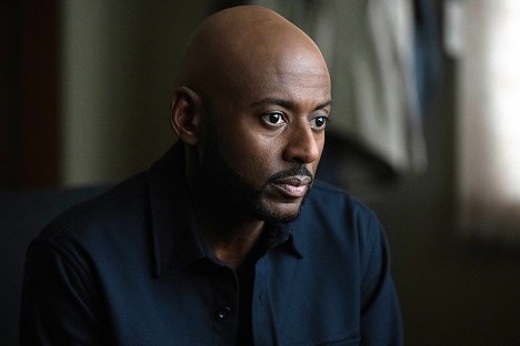 Romany Malco - A Million Little Things - Der Kuss - Filmfotos