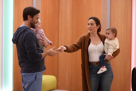 Ryan Eggold, Alison Luff - New Amsterdam - Escondo-me atrás do meu sorriso - De filmes