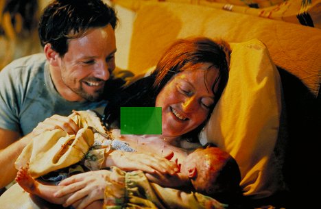 Ryan Robbins, Shannon Jardine - Jeremiah - The Bag - Filmfotók