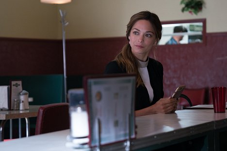 Kristin Kreuk - Burden of Truth - Wake Up Call - Photos