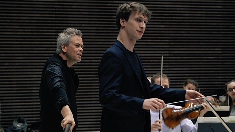Hannu Lintu, James Kahane - Orkesterin edessä - Filmfotos