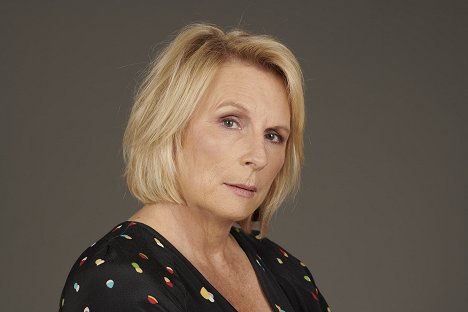 Jennifer Saunders - Cizinec - Promo