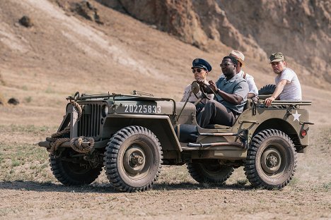 Michael Malarkey, Jerod Haynes, Brendan Fletcher - Project Blue Book - Area 51 - Filmfotos