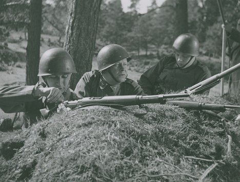 Thore Thorén, Harry Persson - En vår i vapen - Filmfotos