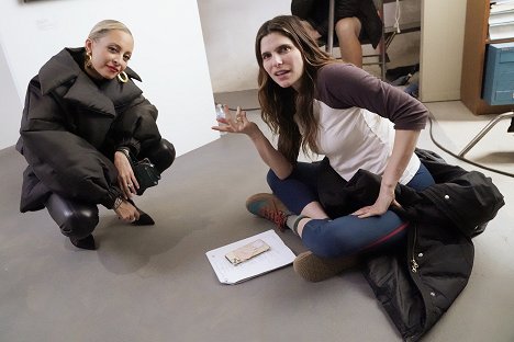 Nicole Richie, Lake Bell - Bless This Mess - The Letter of the Law - Van de set