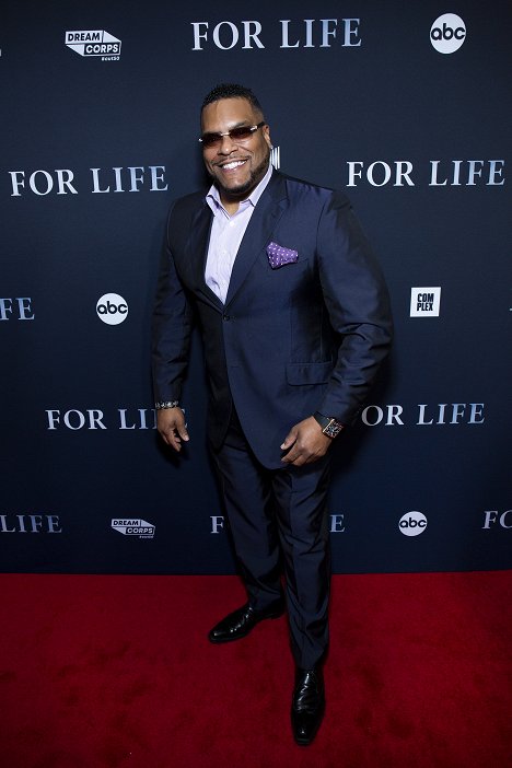 Talent and executive producers from ABC’s new drama “For Life” celebrated their premiere in New York with a red carpet, screening and panel discussion moderated by Van Jones - Sean Ringgold - For Life - Événements