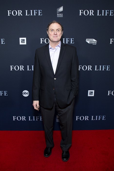 Talent and executive producers from ABC’s new drama “For Life” celebrated their premiere in New York with a red carpet, screening and panel discussion moderated by Van Jones - Boris McGiver - For Life - Veranstaltungen