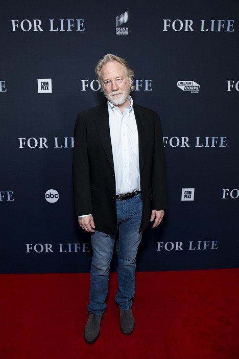 Talent and executive producers from ABC’s new drama “For Life” celebrated their premiere in New York with a red carpet, screening and panel discussion moderated by Van Jones - Timothy Busfield - For Life - Veranstaltungen