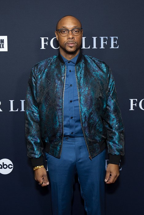 Talent and executive producers from ABC’s new drama “For Life” celebrated their premiere in New York with a red carpet, screening and panel discussion moderated by Van Jones - Dorian Missick - For Life - De eventos