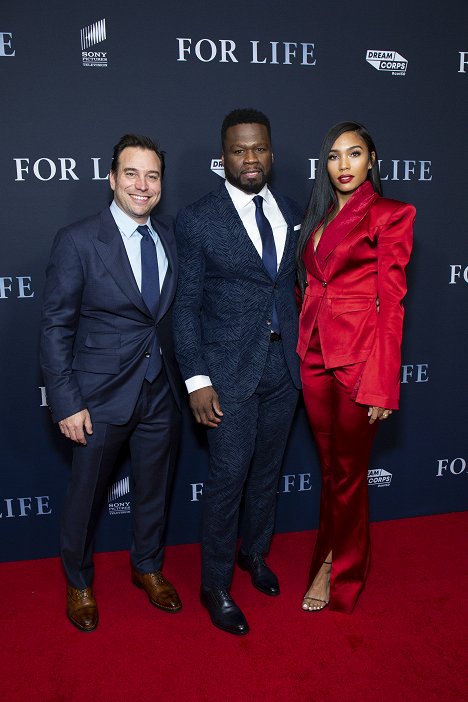 Talent and executive producers from ABC’s new drama “For Life” celebrated their premiere in New York with a red carpet, screening and panel discussion moderated by Van Jones - Hank Steinberg, 50 Cent - Právník na doživotí - Z akcií