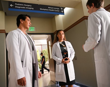 Will Yun Lee, Antonia Thomas - The Good Doctor - Sex and Death - Photos
