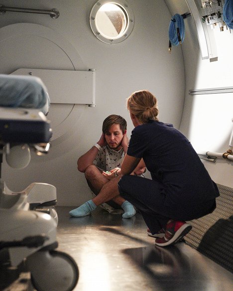 Alex Blue Davis - Grey's Anatomy - Help Me Through the Night - Van film