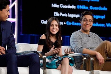 “Party of Five” Session – The cast and executive producers of Freeforms “Party of Five” addressed the press at the 2020 TCA Winter Press Tour, at The Langham Huntington, in Pasadena, California - Niko Guardado, Elle Paris Legaspi, Gabriel Llanas - Party of Five - Événements