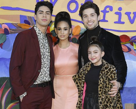 The cast of “Party of Five” celebrated the premiere in New York City. - Niko Guardado, Emily Tosta, Brandon Larracuente, Elle Paris Legaspi - Party of Five - Tapahtumista