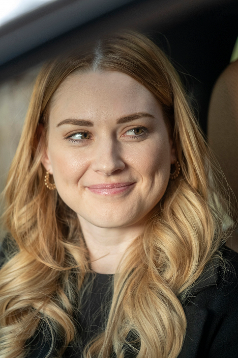 Alexandra Breckenridge - This Is Us - A Hell of a Week: Part Two - Photos