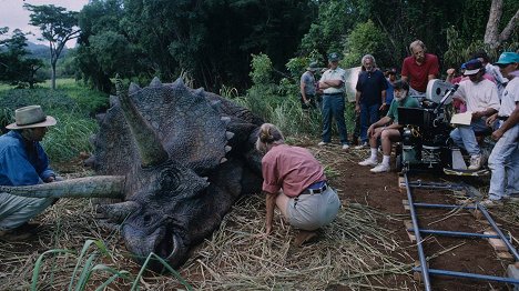 Sam Neill, Stan Winston, Dean Cundey, Steven Spielberg - Jurassic Park - Dreharbeiten