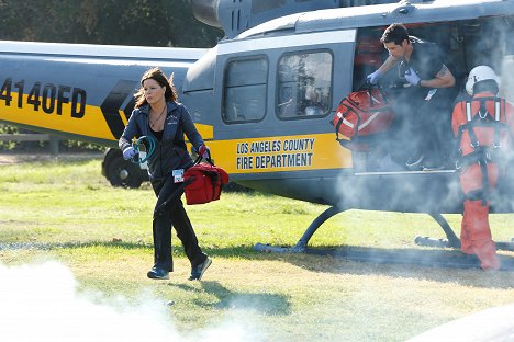 Marcia Gay Harden, Benjamin Hollingsworth - Code Black - Der Himmel über L.A. - Filmfotos