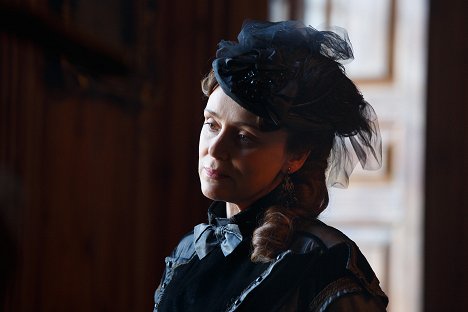 Keeley Hawes - Year of the Rabbit - Episode 6 - Photos