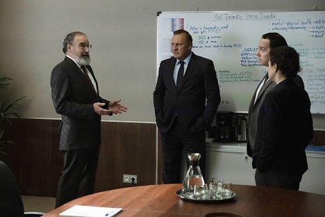 Mandy Patinkin, David Hunt - Ve jménu vlasti - Známky klamání - Z filmu