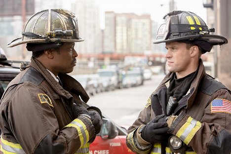Eamonn Walker, Jesse Spencer - Chicago Fire - Feuertaufe - Filmfotos