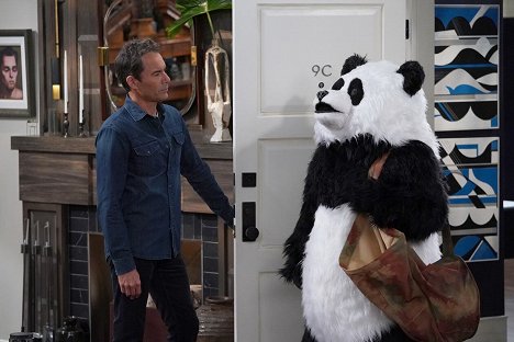 Eric McCormack, Ben Giroux - Will & Grace - The Grief Panda - Van film