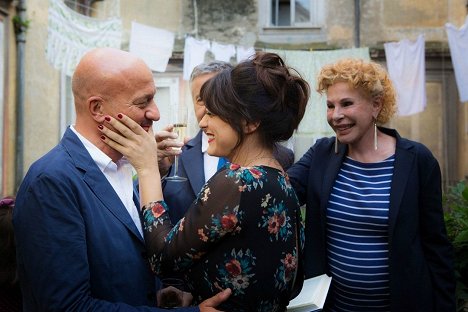 Claudio Bisio, Valentina Lodovini, Ornella Vanoni - Ma che bella sorpresa - Filmfotók