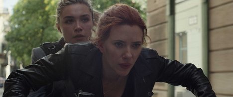 Florence Pugh, Scarlett Johansson - Black Widow - Van film