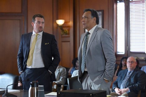 Barry Sloane, Jimmy Smits - Bluff City Law - 25 Years To Life - Film