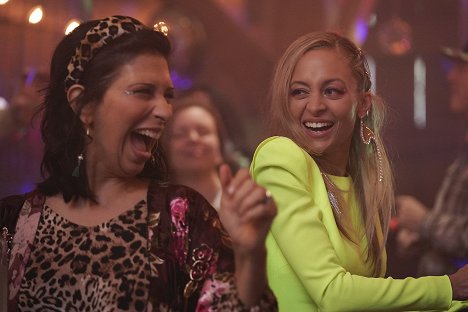 Nicole Richie - Bless This Mess - Bunker Down - Do filme