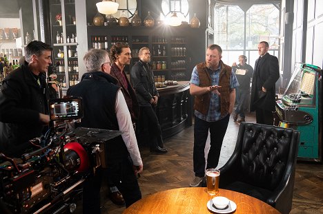 Matthew McConaughey, Charlie Hunnam, Guy Ritchie - The Gentlemen - Tournage