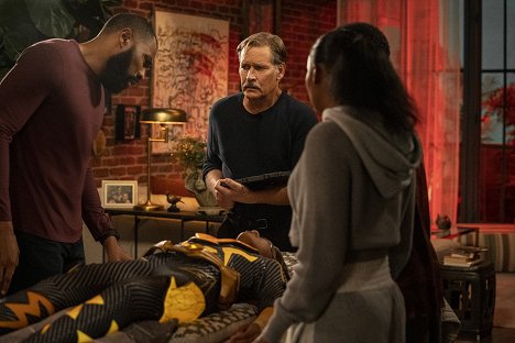 Cress Williams, James Remar - Black Lightning - The Book of Resistance: Chapter Four: Earth Crisis - Photos