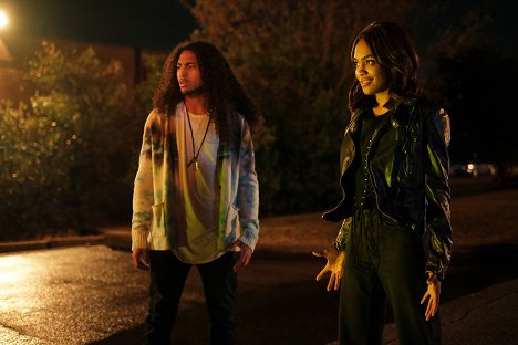 Jahking Guillory, China Anne McClain - Black Lightning - The Book of Markovia: Chapter One: Blessings and Curses Reborn - Kuvat elokuvasta