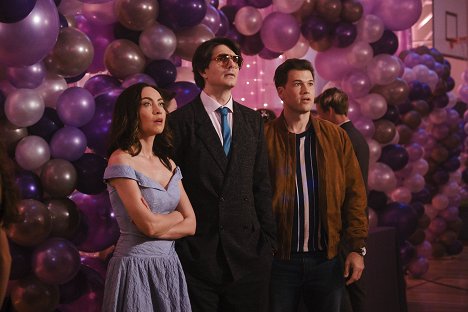 Courtney Ford, Brandon Routh, Nick Zano - Legendy zítřka - Slay Anything - Z filmu