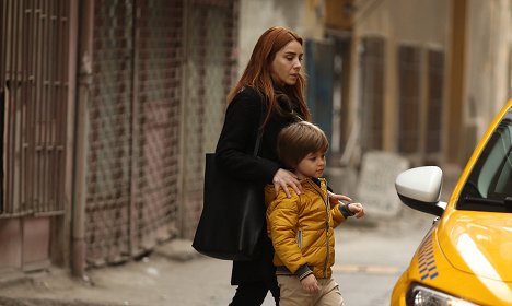 Nur Fettahoğlu, Beren Kasımoğulları - Babil - Episode 5 - Z filmu