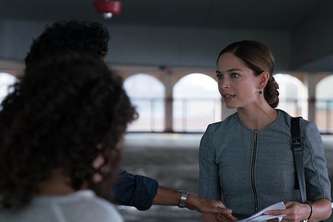 Kristin Kreuk - Burden of Truth - Manischer Straßenprediger - Filmfotos