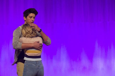 Milo Manheim - American Housewife - The Code - Photos