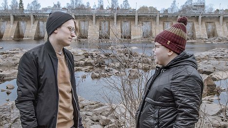 Axel Åhman, Eri Lassila - Axel Åhman - vieraassa normissa - De la película