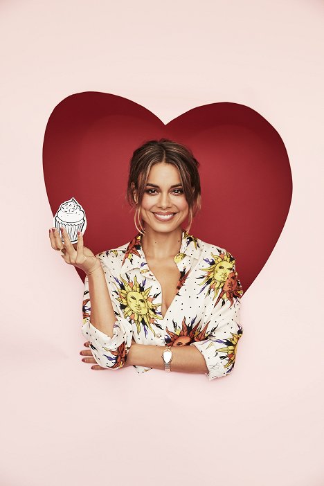 Nathalie Kelley - The Baker and the Beauty - Promo